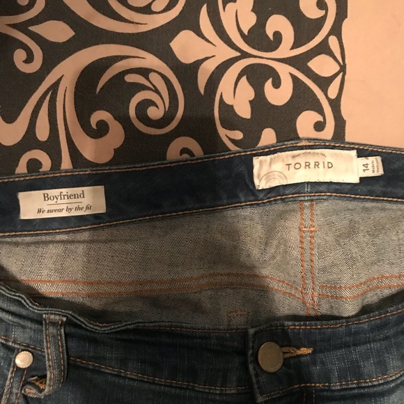 Two pairs of Torrid boyfriend capris - Picture 4 of 5